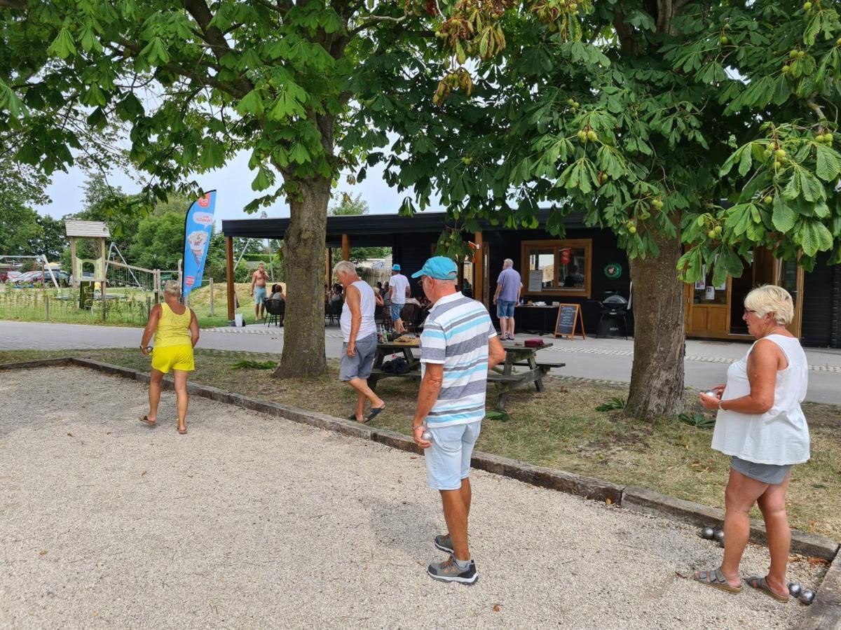 Chalet 516 Op Recreatiepark De Wielen Sint Maarten Kültér fotó